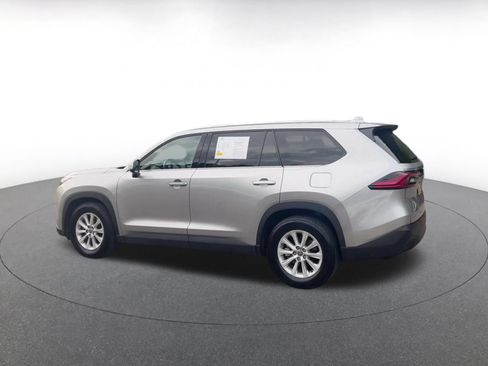 Used 2025 Toyota Grand Highlander FWD image 9