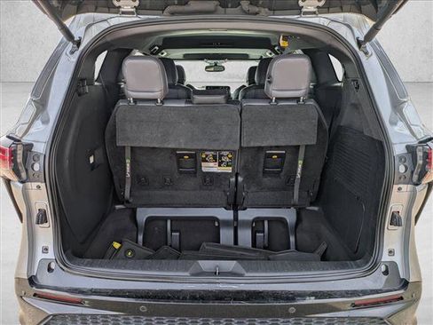 Used 2022 Toyota Sienna XSE image 6