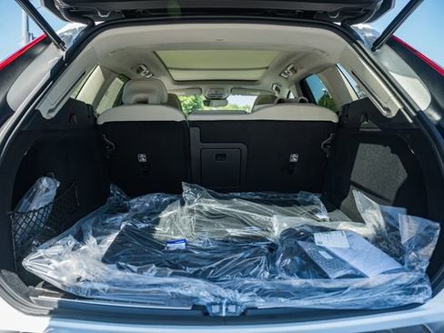 New 2026 Volvo XC60 T8 Ultra w/ Protection Package Premier AWD/4WD image 10