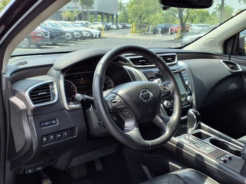 Used 2019 Nissan Murano Platinum image 10