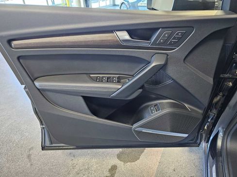 Used 2025 Audi Q5 e Premium Plus w/ Premium Plus Package image 22