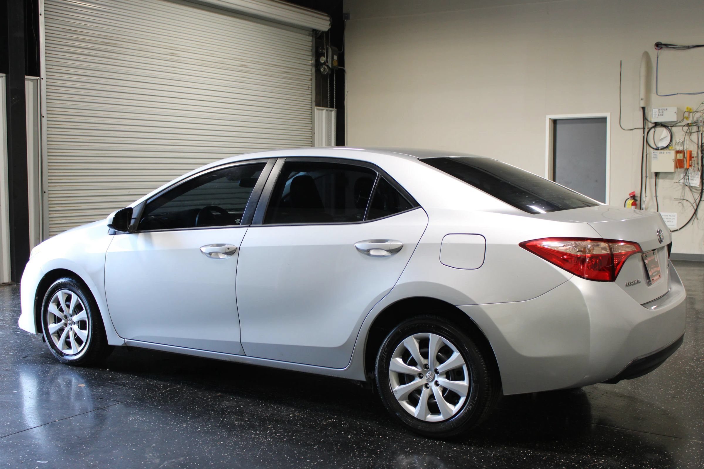 Used 2018 Toyota Corolla LE FWD image 5