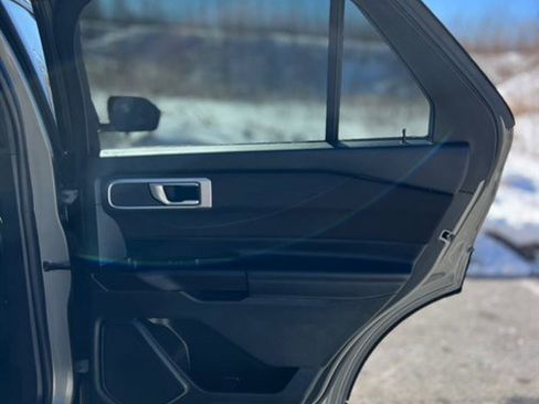 Used 2020 Ford Explorer XLT w/ Class III Trailer Tow Package image 32