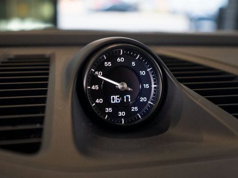 Used 2025 Porsche Macan Electric image 27