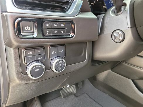 Used 2025 GMC Yukon Denali AWD/4WD image 23
