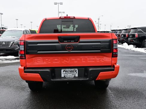 Certified 2025 Nissan Frontier PRO-4X w/ Interior Protection Package image 7