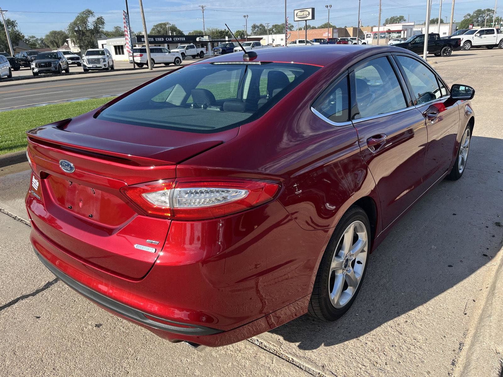 Used 2014 Ford Fusion SE FWD image 6