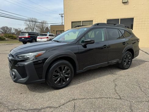 Used 2023 Subaru Outback Onyx Edition image 4