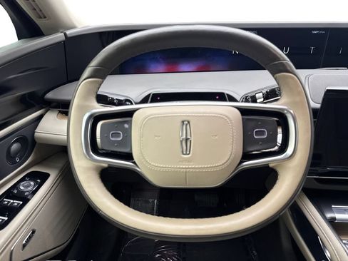 Used 2025 Lincoln Nautilus Reserve AWD/4WD image 56