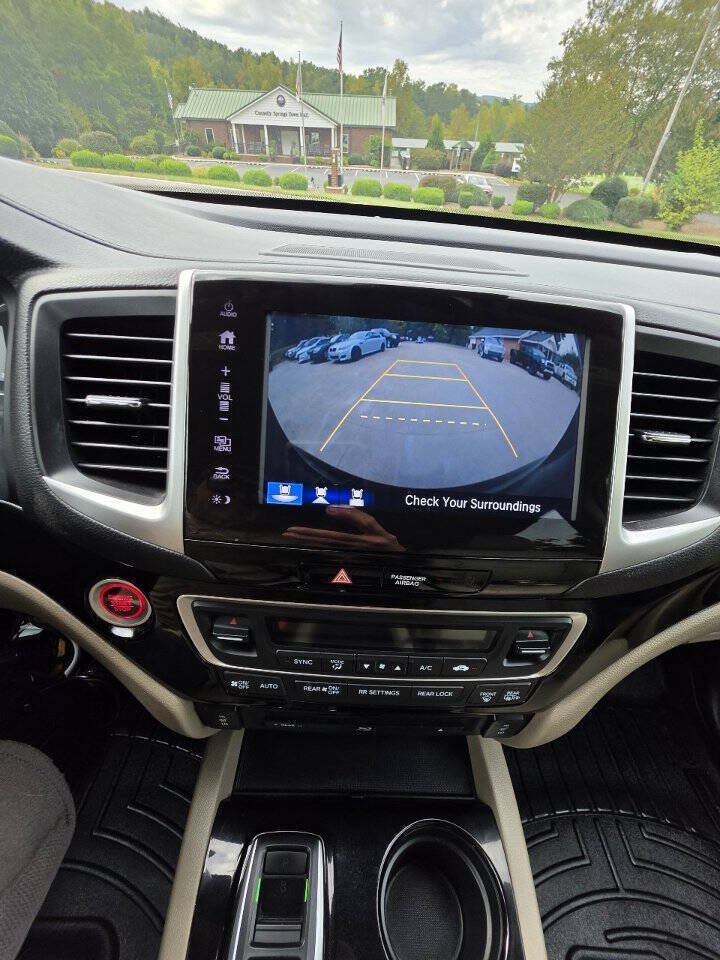Used 2017 Honda Pilot Touring image 18
