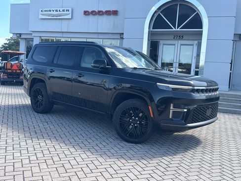 New 2026 Jeep Grand Wagoneer Limited AWD/4WD image 2