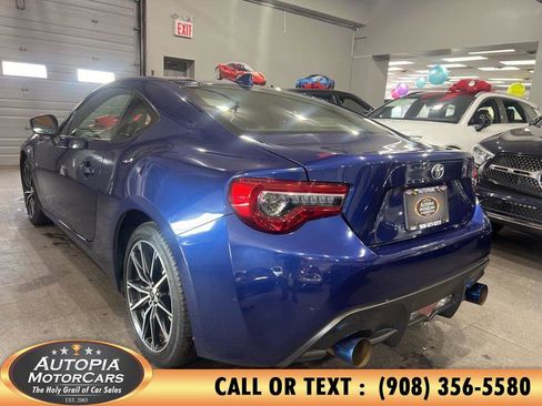 Used 2019 Toyota 86 image 3