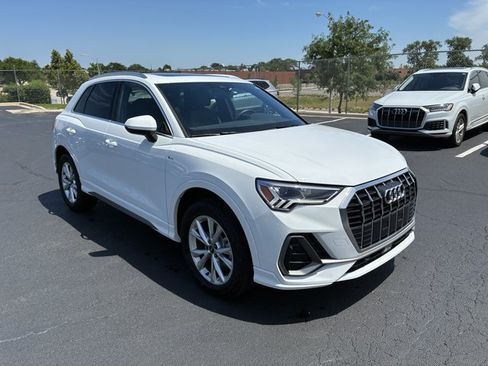 Used 2025 Audi Q3 2.0T Premium w/ Convenience Package AWD/4WD image 3