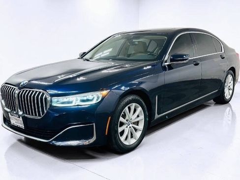 Used 2020 BMW 740i xDrive AWD/4WD image 3