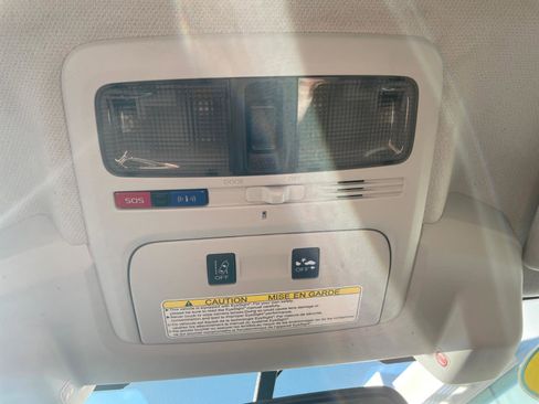 Used 2016 Subaru Forester 2.5i Touring w/ Eyesight & Navigation System image 27