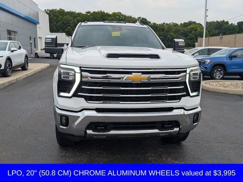 Used 2024 Chevrolet Silverado 2500 LTZ AWD/4WD image 2