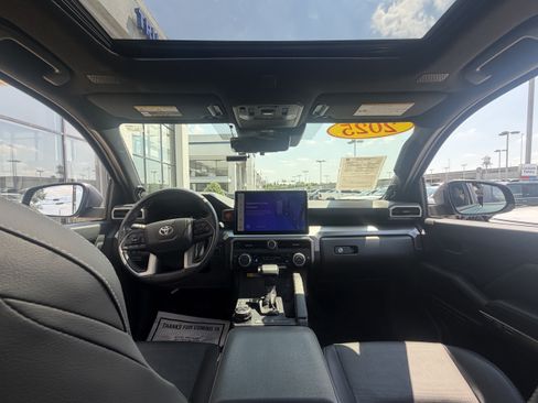 Used 2025 Toyota 4Runner TRD Off-Road Premium w/ Tow Technology Package AWD/4WD image 28