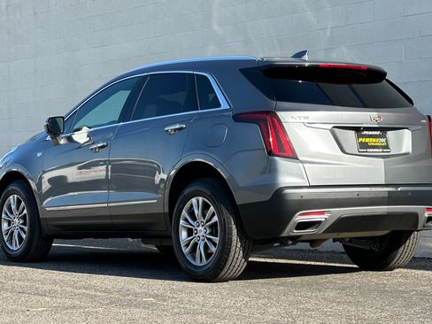 Certified 2022 Cadillac XT5 Premium Luxury FWD image 6