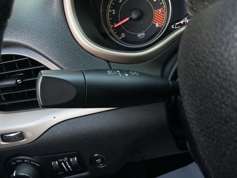 Used 2014 Jeep Cherokee Limited FWD image 36
