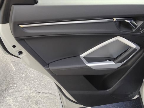 Certified 2025 Audi Q3 2.0T Premium w/ Convenience Package image 20