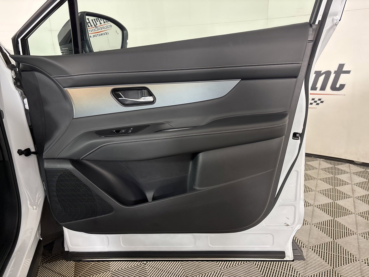 Used 2025 Nissan Murano SL AWD/4WD image 30