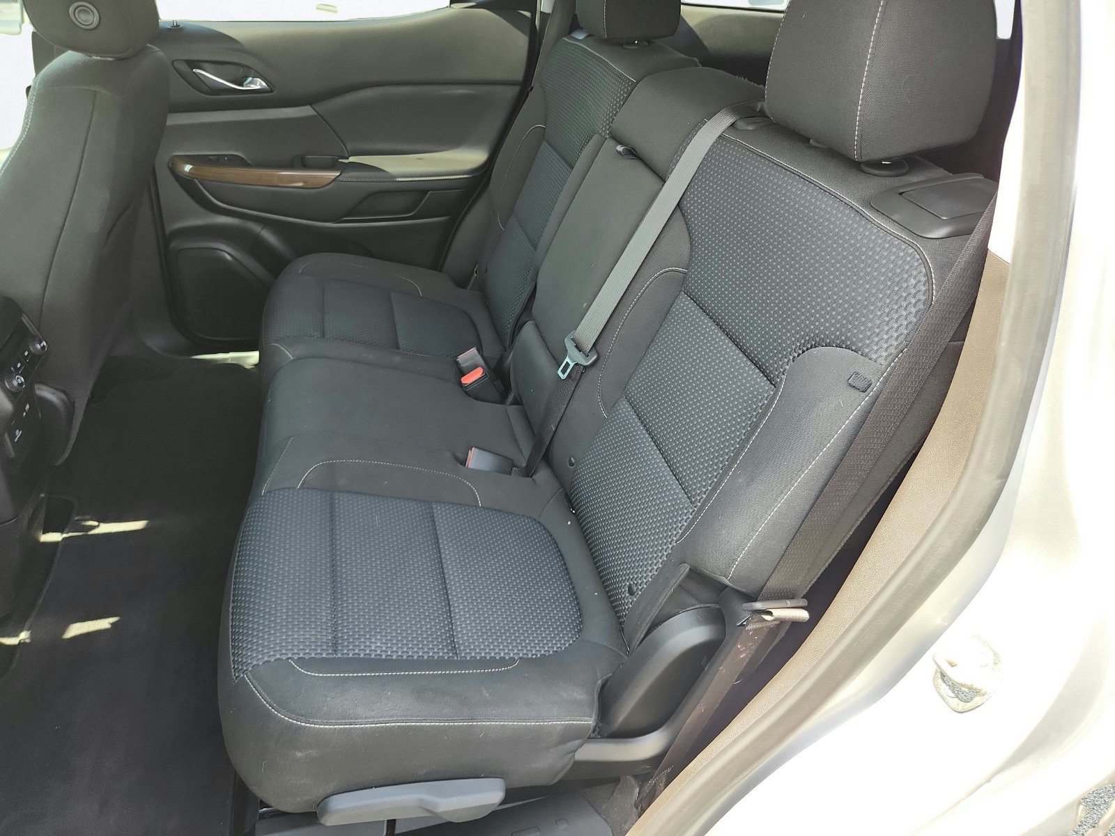 Used 2020 GMC Acadia SLE w/ Driver Convenience Package AWD/4WD image 23