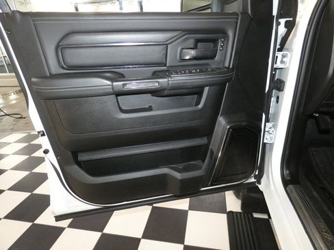 Used 2024 RAM 3500 Limited image 27