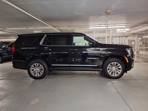 New 2026 GMC Yukon Denali w/ Sun & Power Step Package AWD/4WD image 4