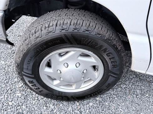 Used 2012 Ford E-250 and Econoline 250 w/ Commercial Cargo Van Pkg RWD image 31