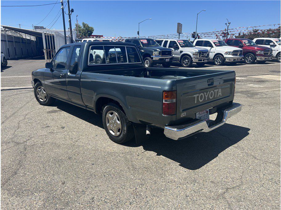 Used 1992 Toyota Pickup Deluxe RWD image 5
