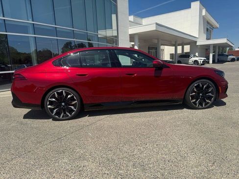 New 2026 BMW 550e xDrive w/ Executive Package AWD/4WD image 4