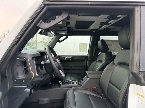 New 2026 Ford Bronco Badlands image 6
