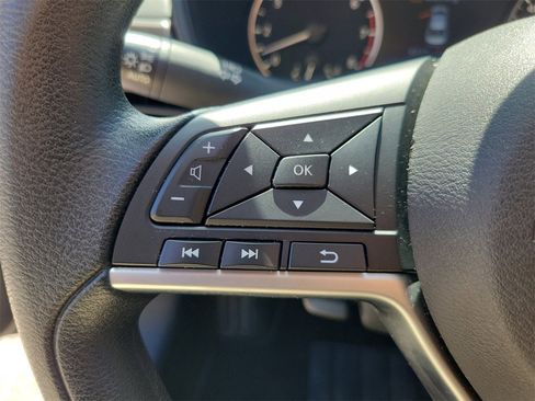 Used 2024 Nissan Altima 2.5 SV image 19