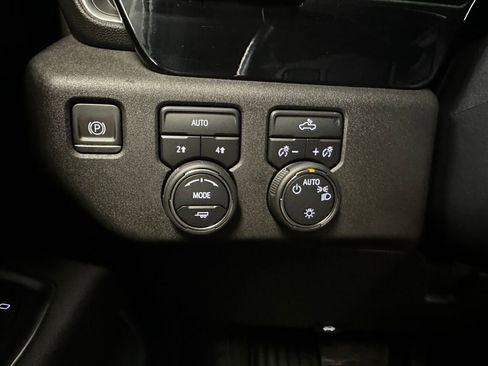 Certified 2022 Chevrolet Silverado 1500 LT image 10