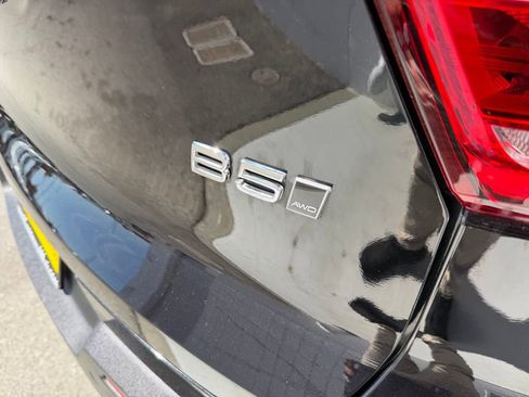 Used 2025 Volvo XC40 B5 Plus AWD/4WD image 12