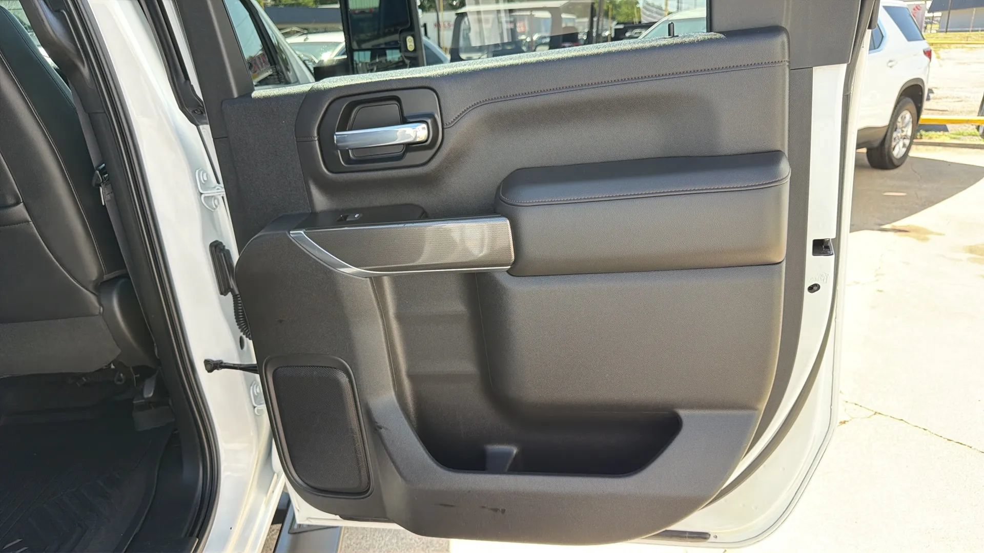 Used 2020 GMC Sierra 2500 AT4 w/ Technology Package AWD/4WD image 14