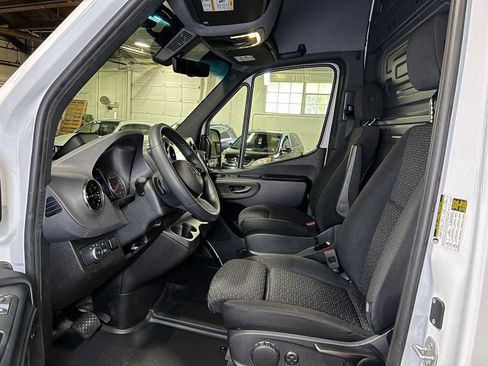 Used 2026 Mercedes-Benz Sprinter 2500 image 22
