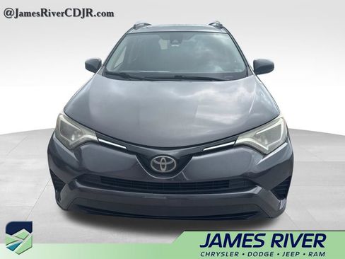 Used 2017 Toyota RAV4 LE FWD image 3