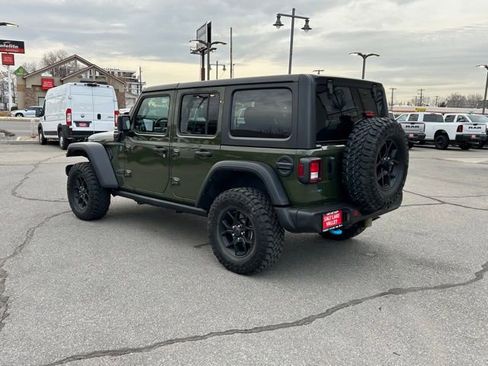 Used 2024 Jeep Wrangler Unlimited image 3