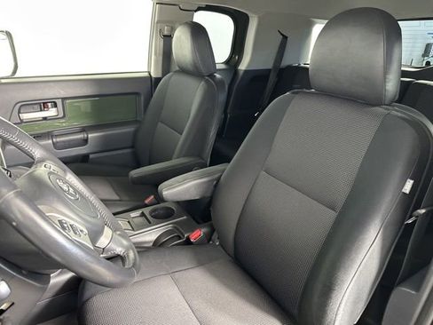 Used 2014 Toyota FJ Cruiser 4WD w/ Upgrade Package image 13