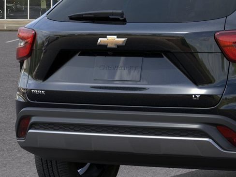 New 2026 Chevrolet Trax LT FWD image 14
