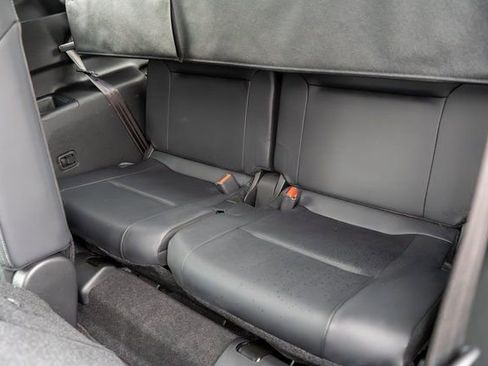 Used 2023 Mitsubishi Outlander AWD image 12