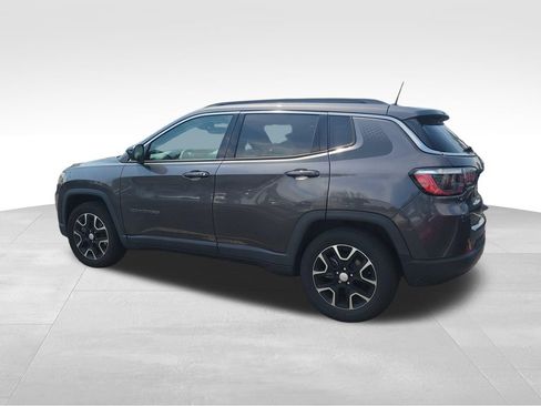 Used 2022 Jeep Compass Latitude w/ Sun and Sound Group FWD image 12
