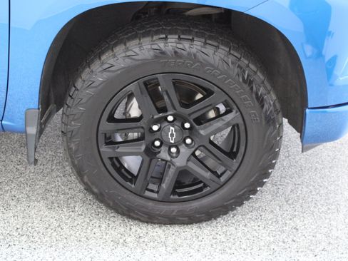 Used 2022 Chevrolet Silverado 1500 RST RWD image 5