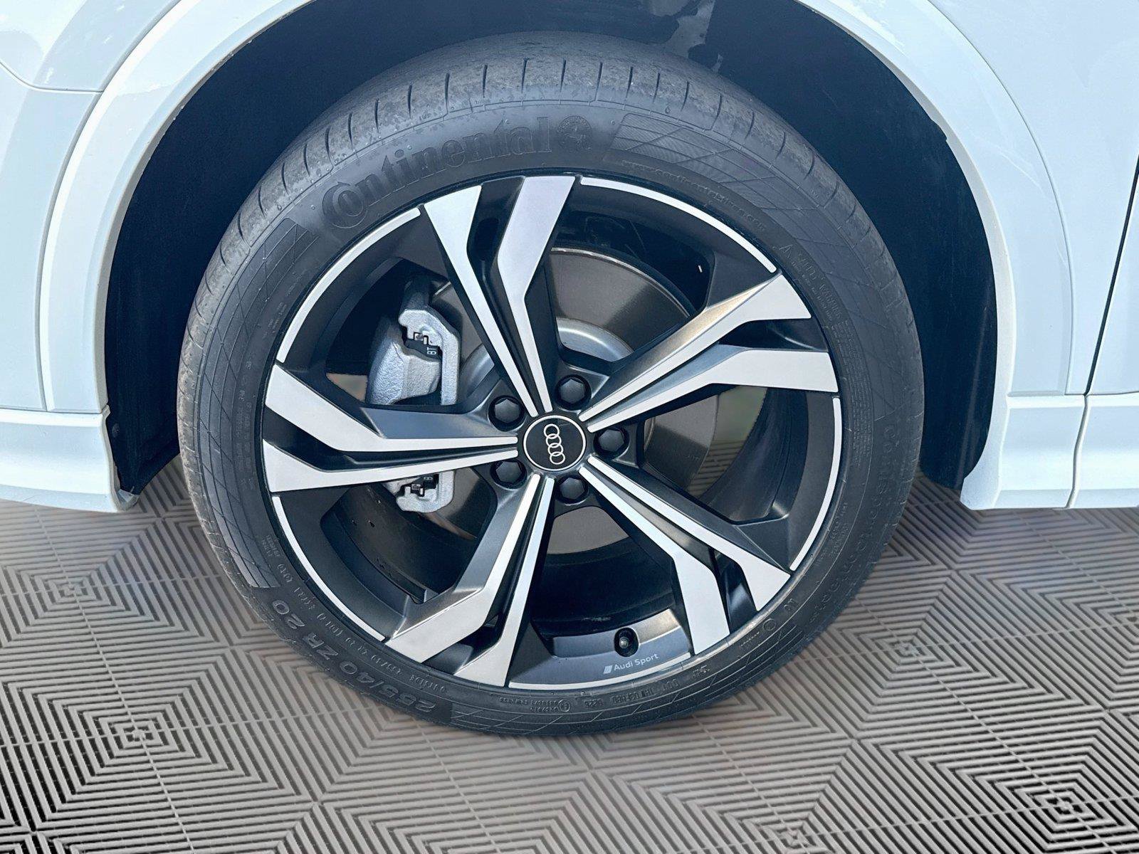 Certified 2024 Audi Q3 2.0T Premium Plus w/ Premium Plus Package AWD/4WD image 32