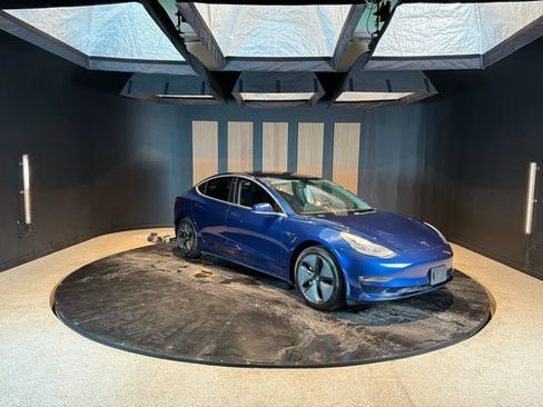 Used 2018 Tesla Model 3 Long Range RWD image 7