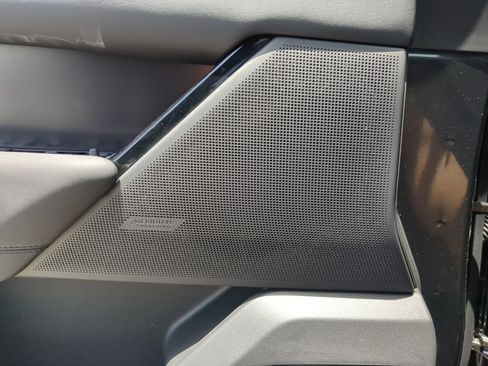 New 2026 Land Rover Range Rover Velar Dynamic SE image 17