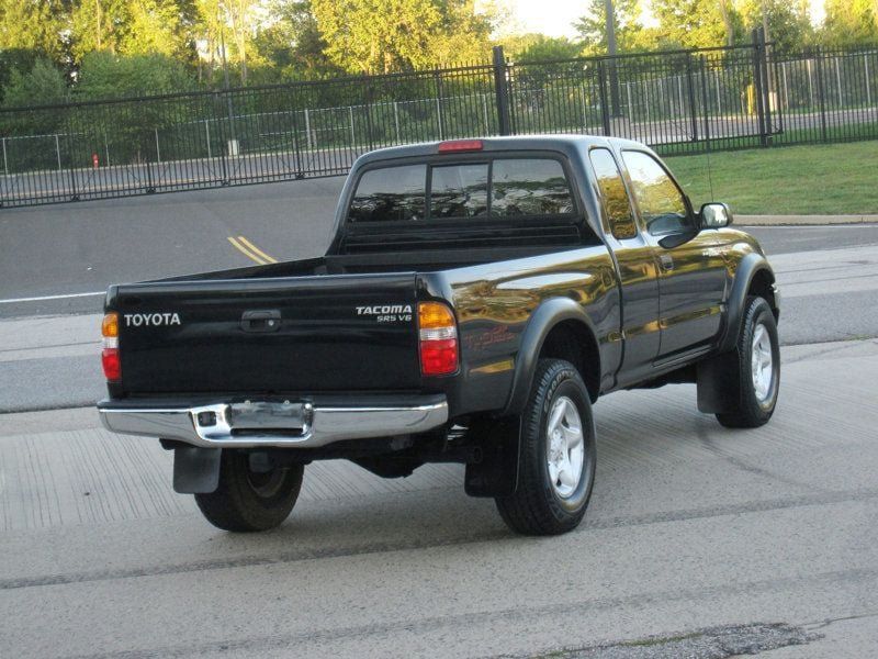 Used 2003 Toyota Tacoma 4x4 Xtracab V6 w/ SR5 Pkg image 13
