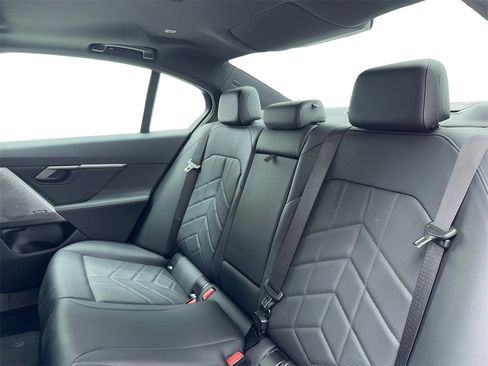 Used 2025 BMW 530i image 39