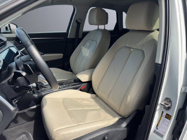 Used 2021 Audi Q3 2.0T Premium Plus w/ Premium Plus Package AWD/4WD image 14